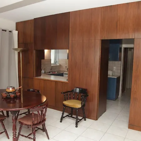 One Flat-one Floor-only Families Allowed Apartment *